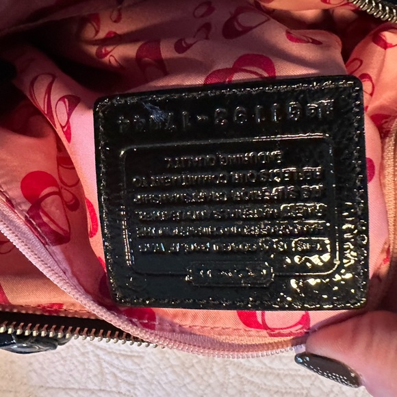 Coach Poppy patent leather handbag - Picture 6 of 6